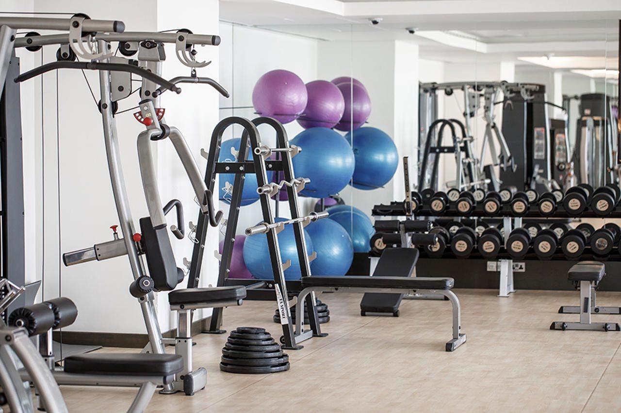 Royal M Al Aqah Beach Resort By Gewan Екстер'єр фото A typical gym