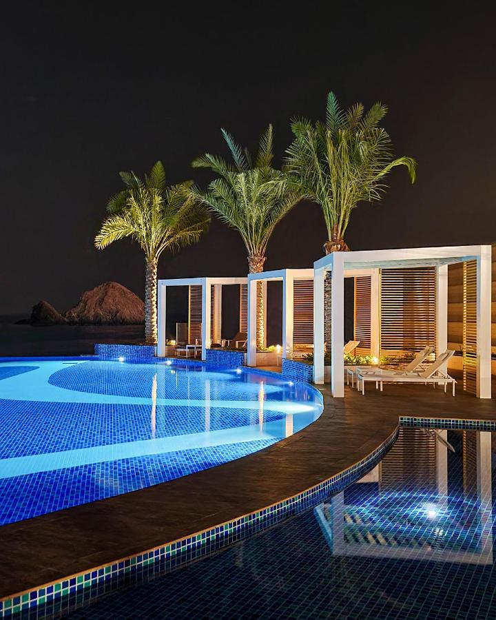 Royal M Al Aqah Beach Resort By Gewan Екстер'єр фото The pool at the Westin Abu Dhabi